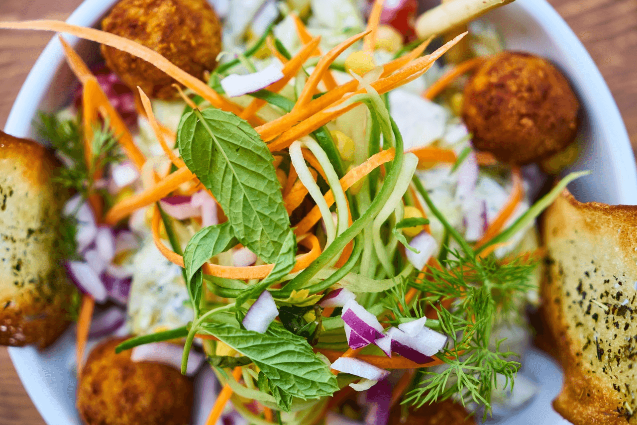 Salad, A tasty, light and Easy Meal. - Délidoor
