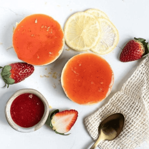 Dessert Cheesecakes and strawberry coulis