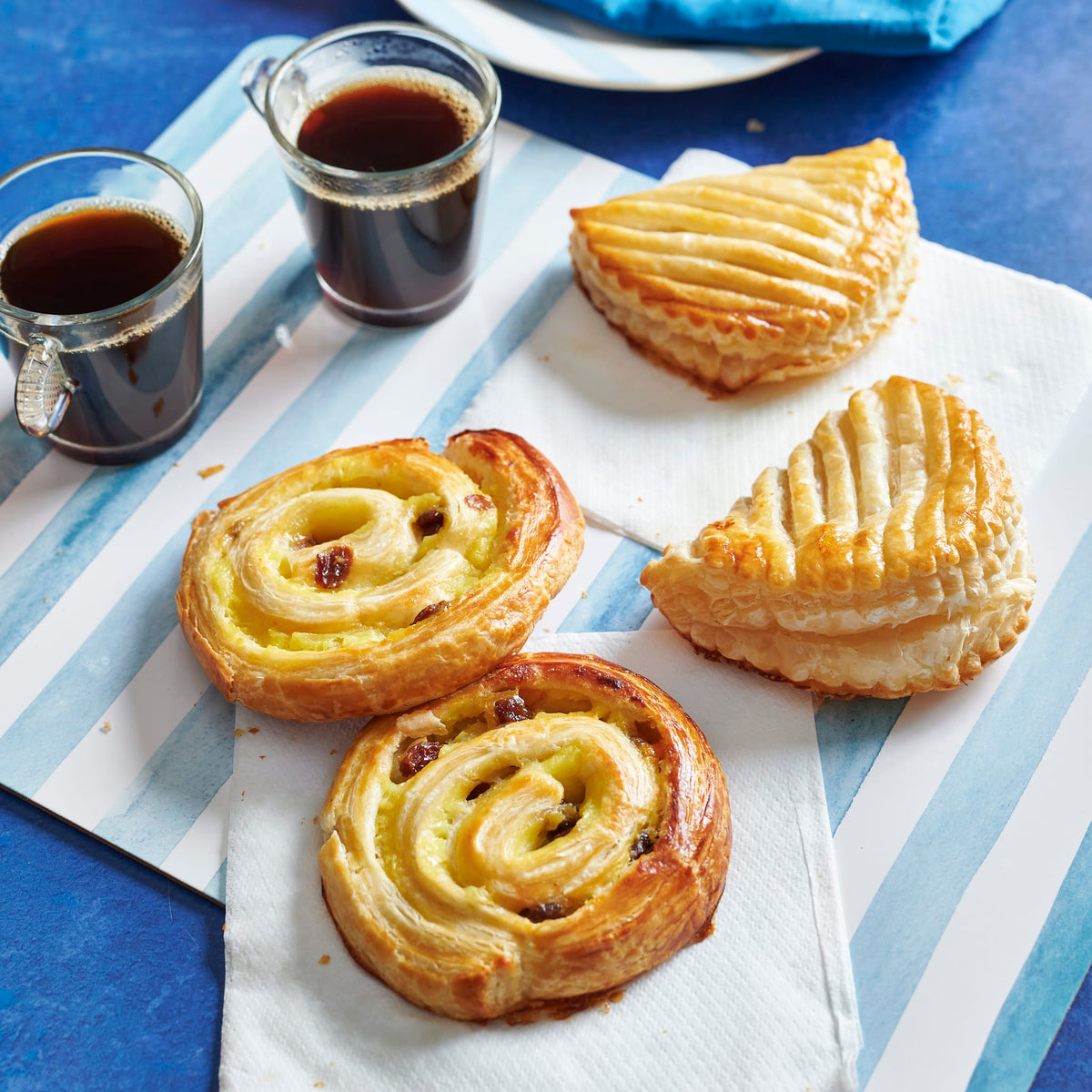Dessert Parisian Breakfast Bundle, 2 Snails and 2 Apple Turnover