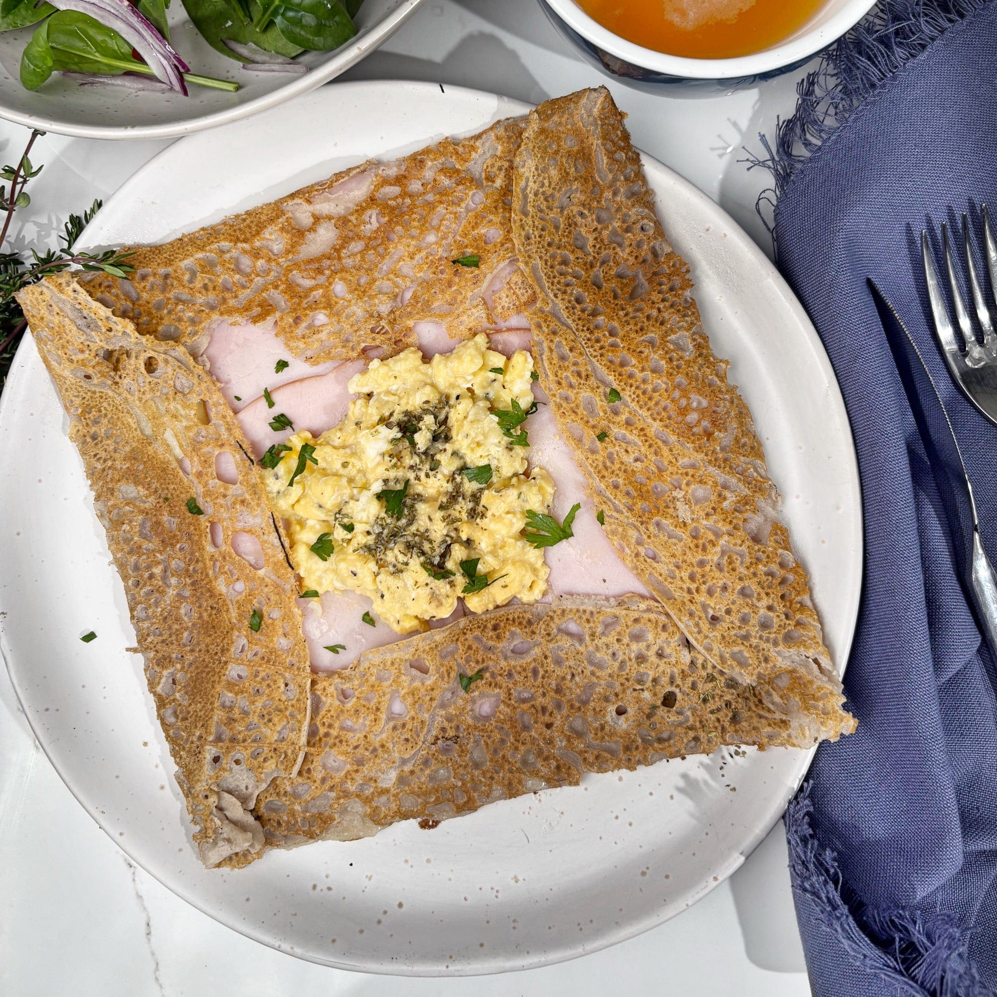Foil Traditional Galette (savoury crêpes) with Ham, Cheese & Egg, serves 1