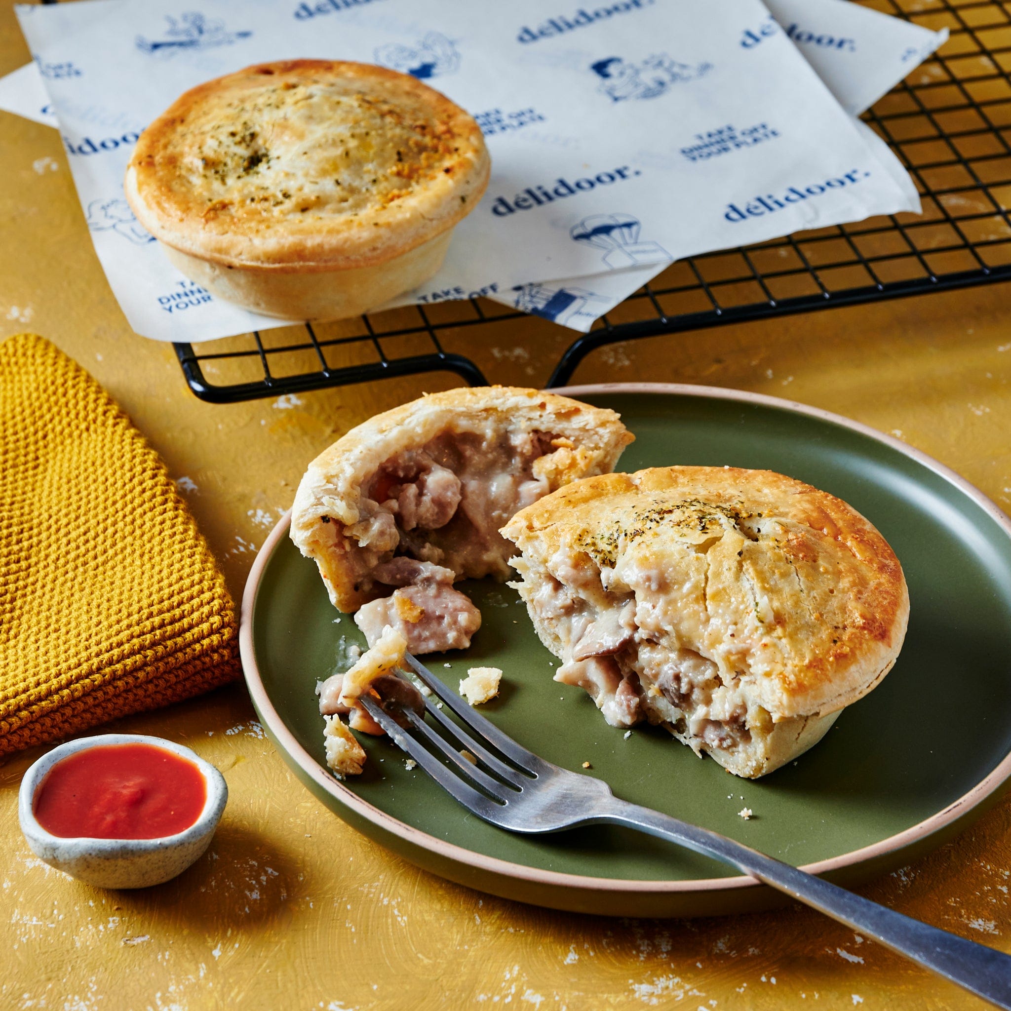 Quiche / Pie / breads Chicken & Mushroom Pie *2