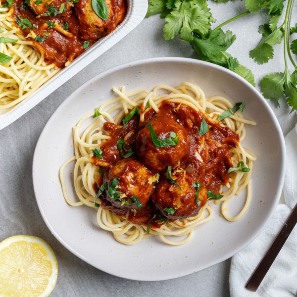 Ready to eat Meal Lemon and Herbs Chicken Meatballs in Tomato Basil Sauce With Spaghetti